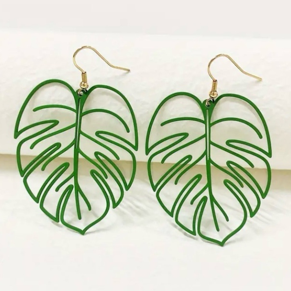 ✨Anthropologie Santana Green Leaf Earrings